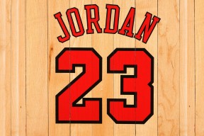 开云官方-史上最“神奇”的比赛：库里在快船对决中首节投中五个远三，创造赛季纪录！