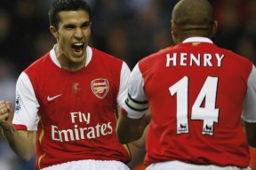 开云体育-“英超最新战报：球队奋力拼搏争夺每一分”，英超最新一轮结果