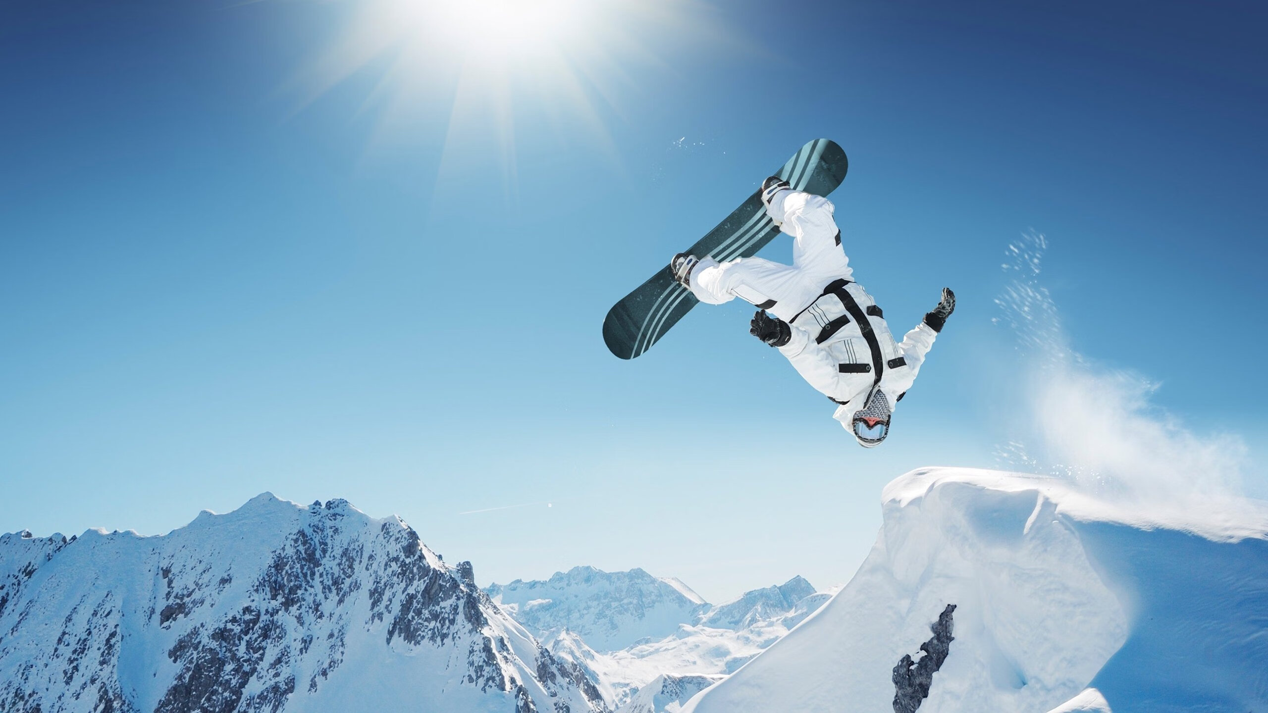 中澳两队交接配合成胜负分水岭，中澳两军举行磋商